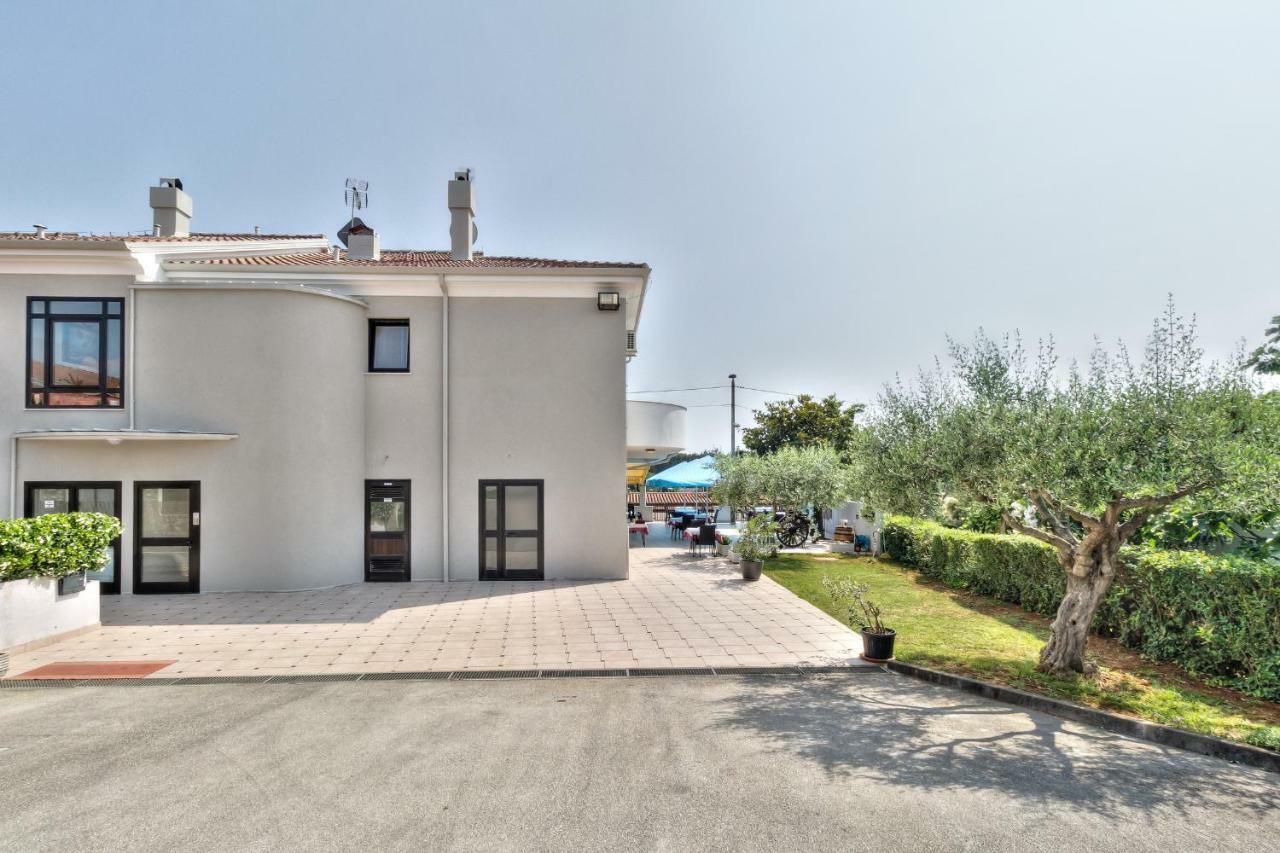 Apartments El Faro Savudrija Exterior foto